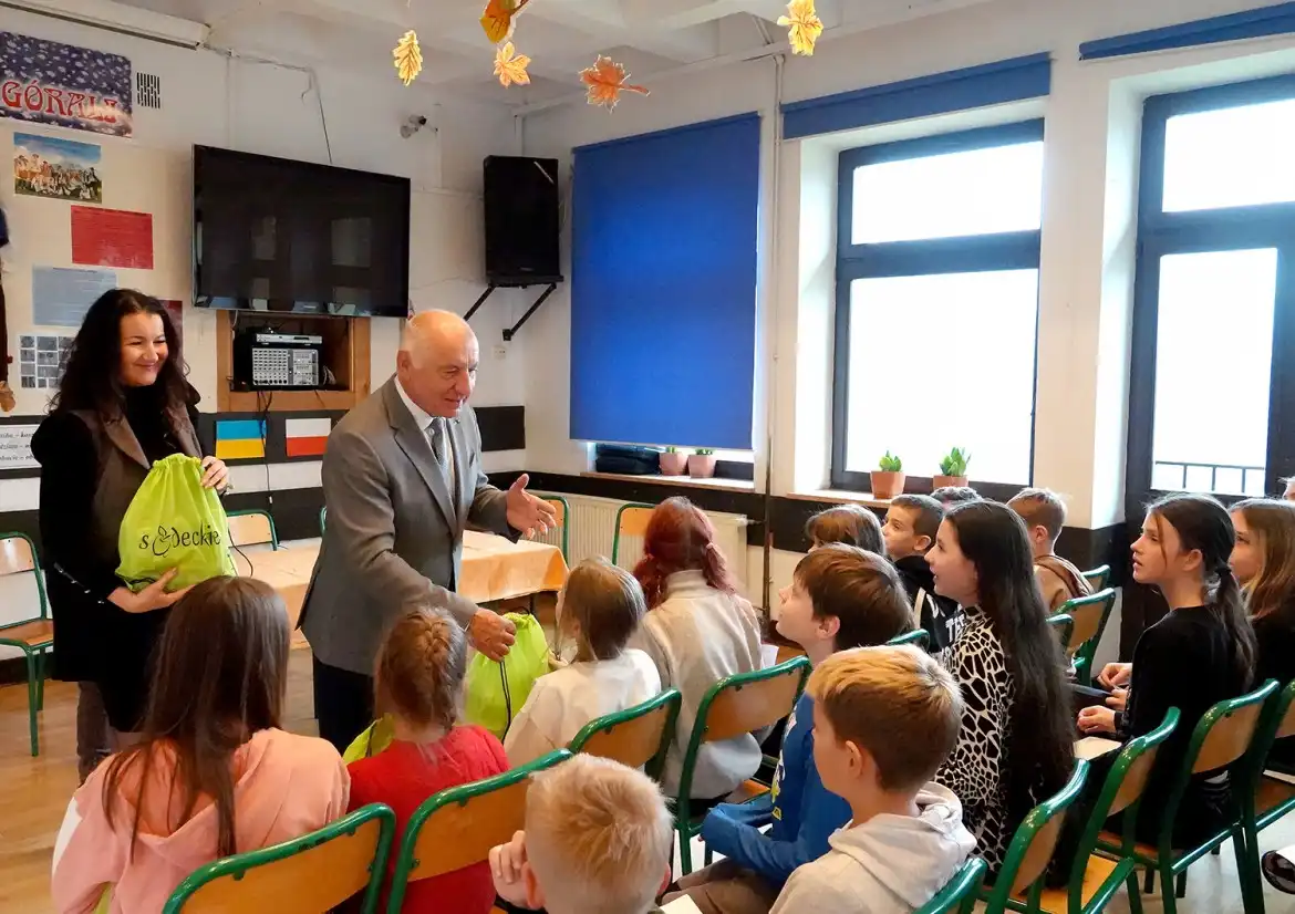 Starosta nowosądecki odwiedził dzieci z Ukrainy przebywające w Domu Wczasów Dziecięcych w Piwnicznej-Zdroju