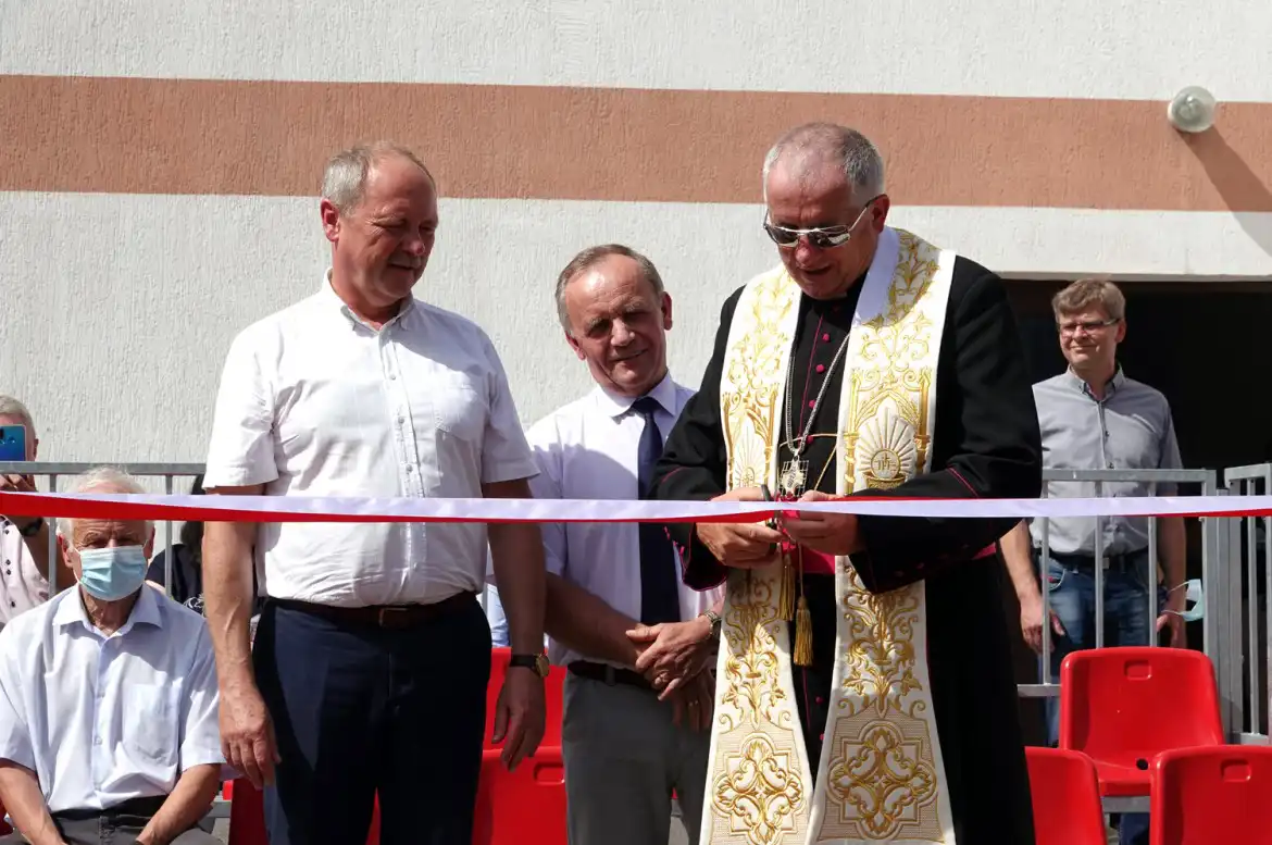Nowoczesne boisko przy powiatowym ZSZ w Grybowie oficjalnie otwarte