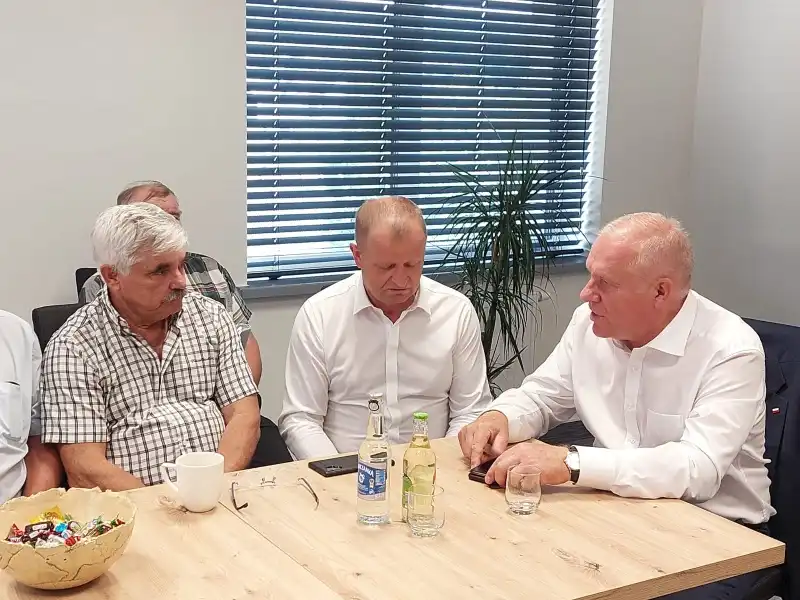Wicewojewoda małopolski Ryszard Pagacz odwiedził Korzenną. Oglądał zniszczone uprawy