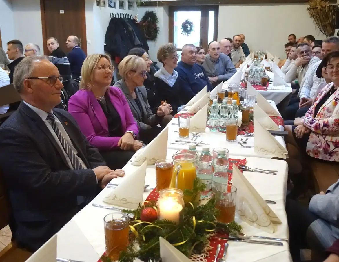 Świąteczne spotkanie w PZAZ: uznanie dla osób z niepełnosprawnością i ambitne plany