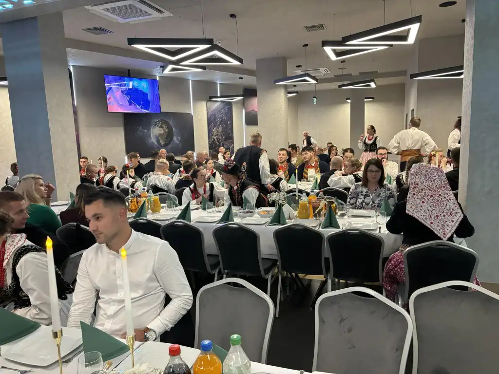 Symboliczne spotkanie. Piątkowioki zasiadają w miejscach wójtów i radnych