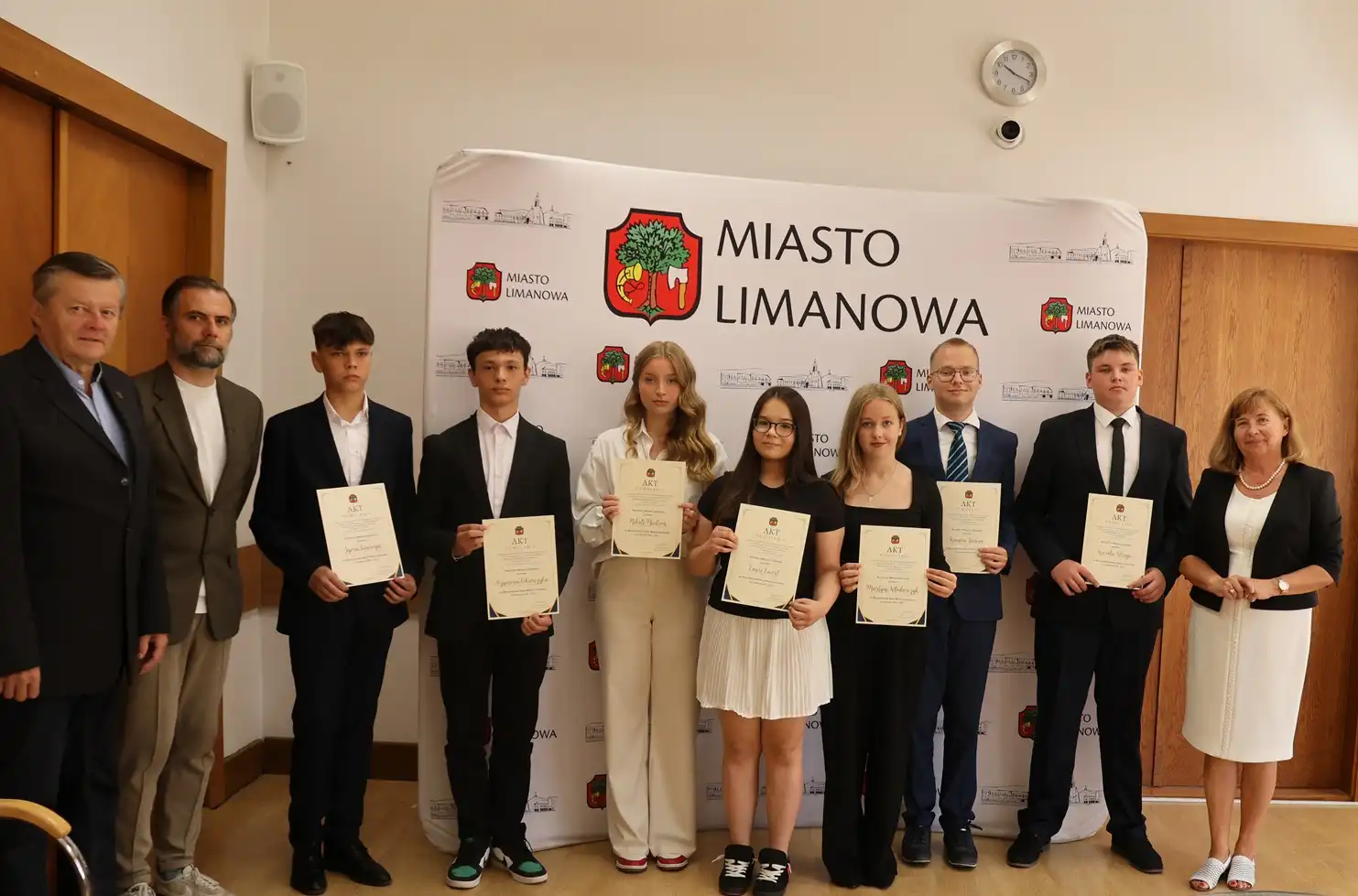 Młodzież przejmuje stery. Inauguracja pierwszej kadencji Młodzieżowej Rady Miasta Limanowa