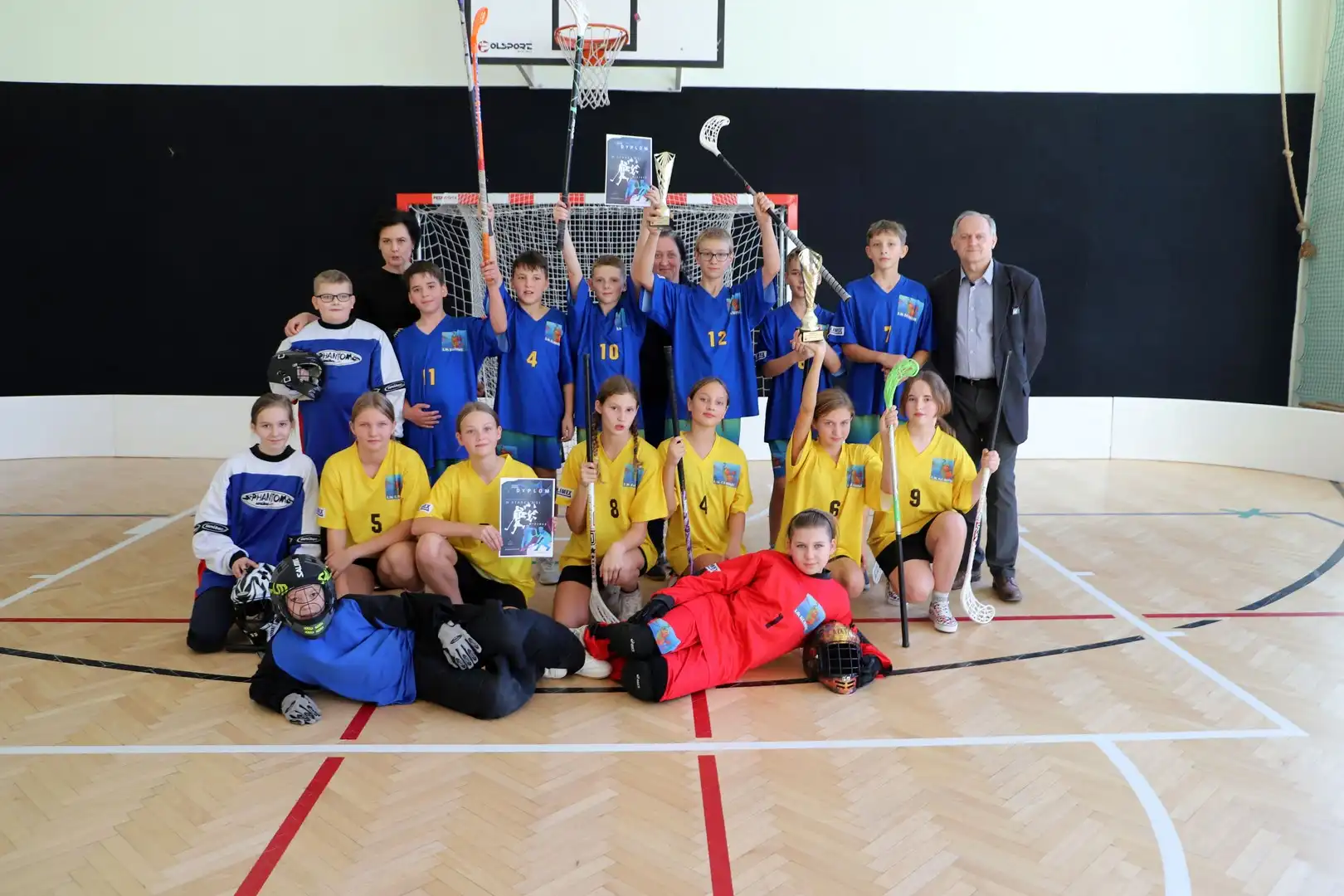 Mistrzostwa Gminy Limanowa w Unihokeju. Triumf uczniów ze Starej Wsi