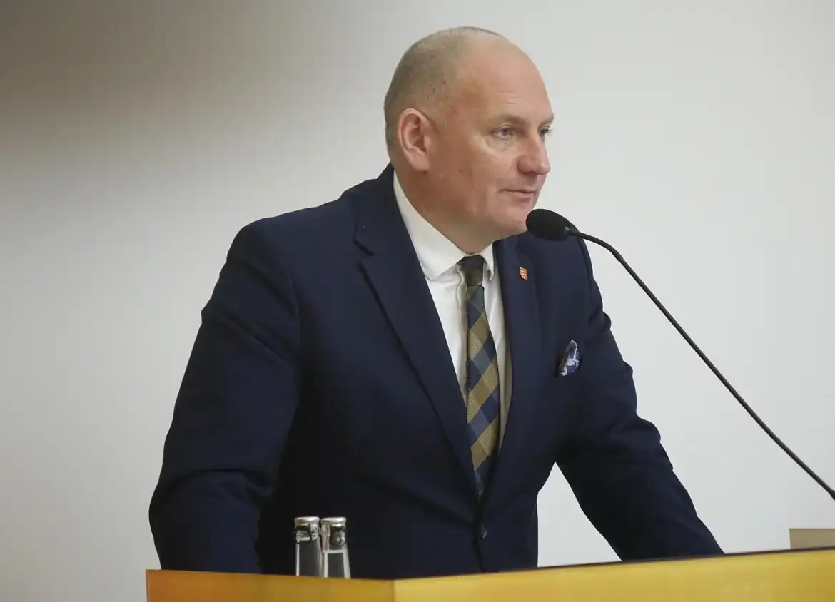 Budżet Powiatu Nowosądeckiego na 2025 rok przyjęty. Nowe inwestycje i rozwój infrastruktury
