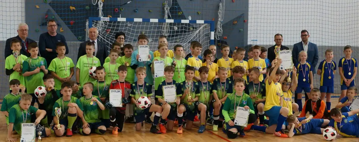 Młodzi piłkarze walczyli o Puchar Starosty Nowosądeckiego