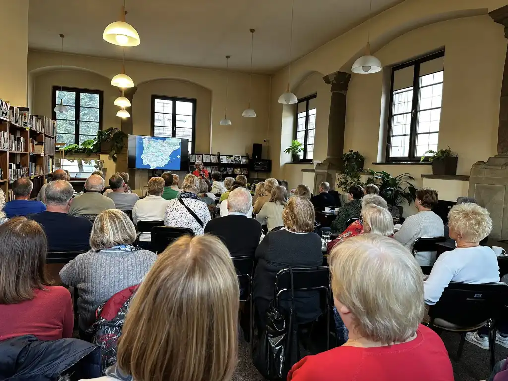 Duchowa wędrówka po Drodze Św. Jakuba. Spotkanie z Teresą Bugaj w sądeckiej bibliotece