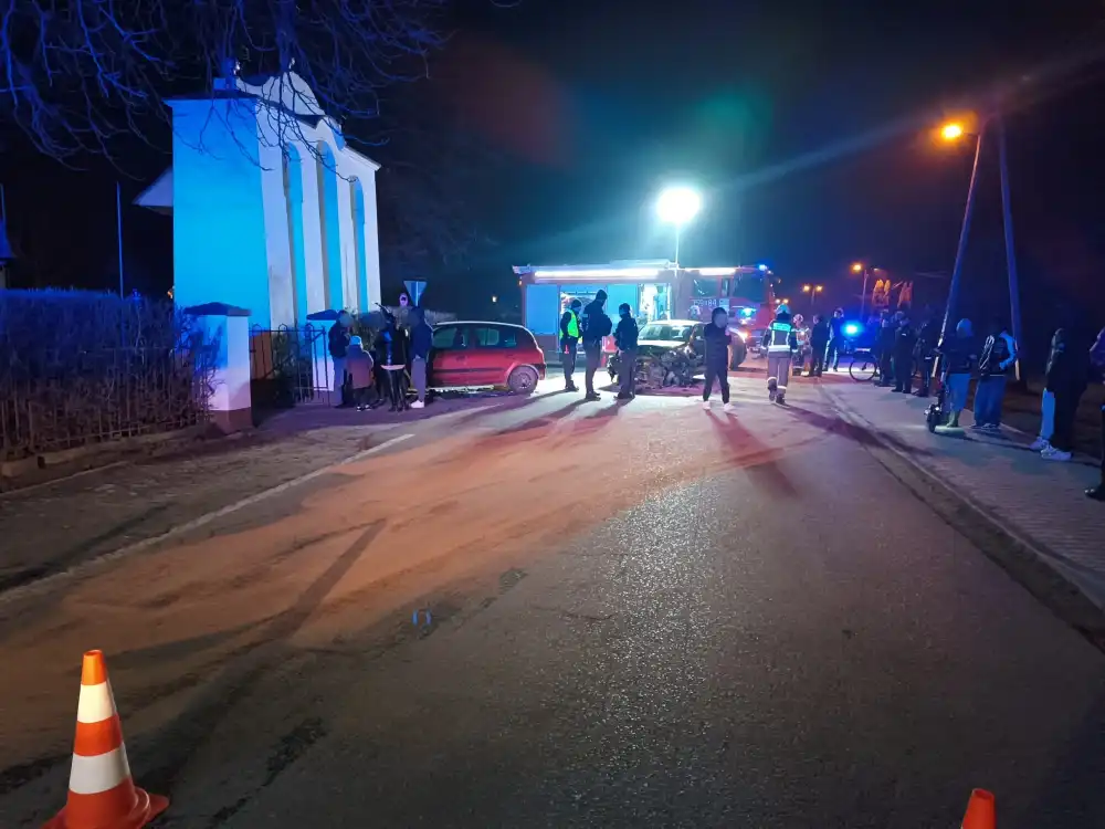 Wypadek w Gołkowicach Górnych. Zderzenie Volkswagena i Renault