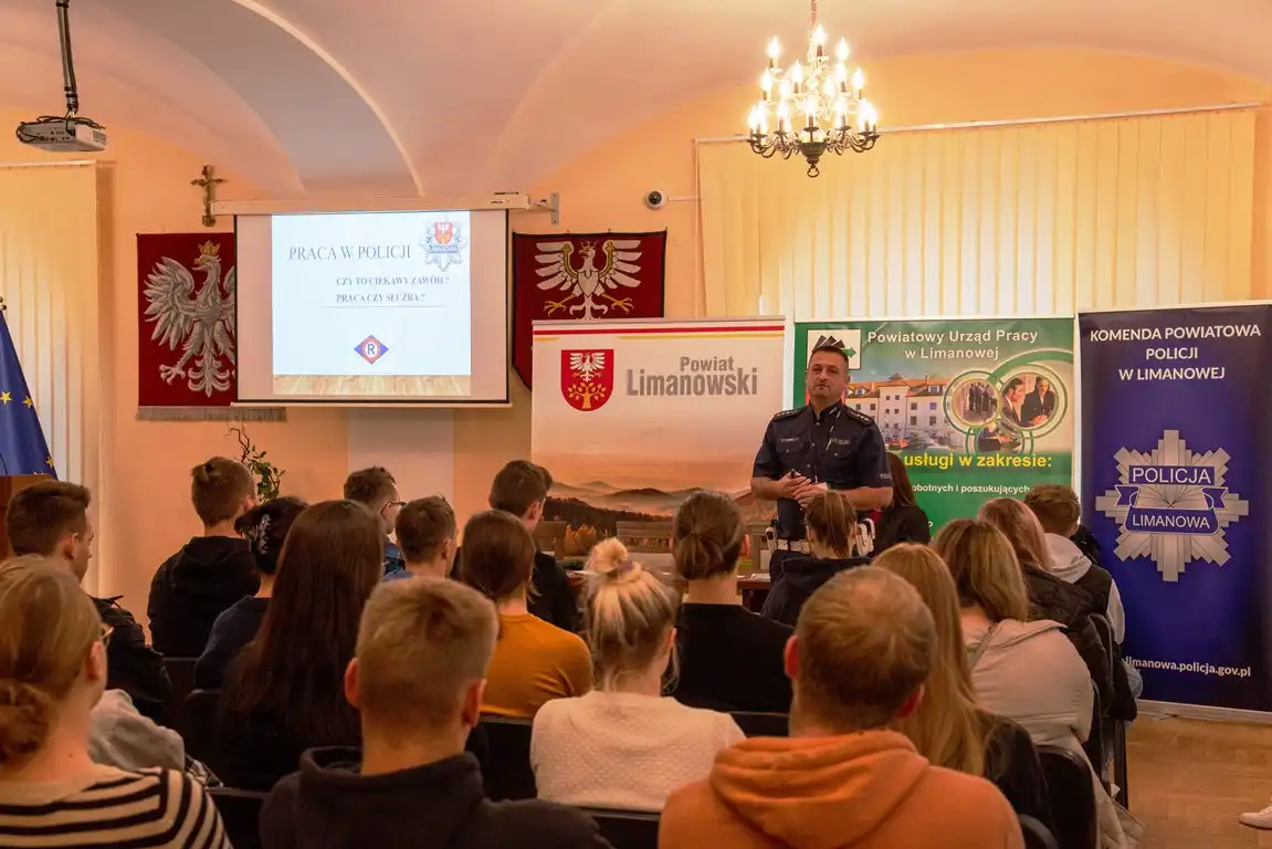 Spotkanie informacyjne dotyczące pracy w Policji w PUP w Limanowej