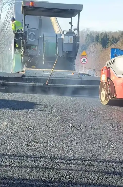 Remont ul. Biegonickiej w Nowym Sączu. Kolejny odcinek już asfaltowany