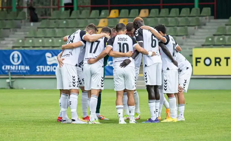 Czterech zawodników Sandecji na liście transferowej