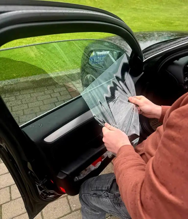 Mandaty za przyciemnione szyby. Limanowscy kierowcy pod lupą drogówki