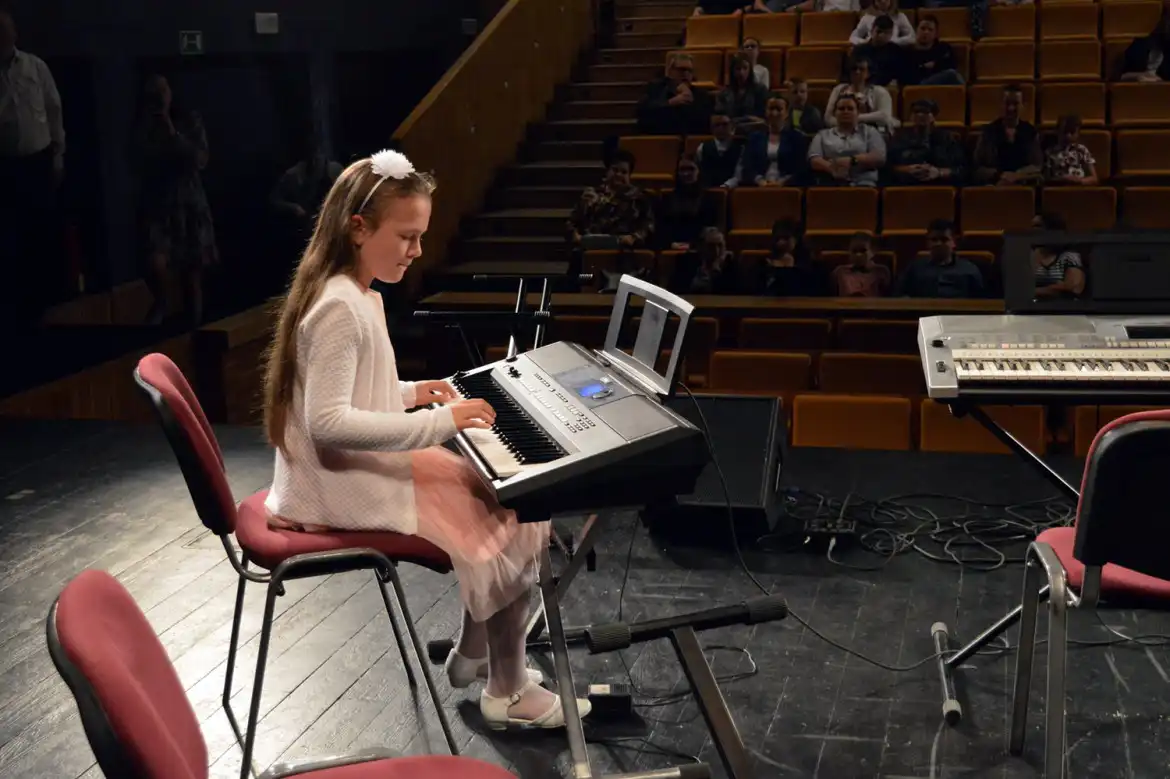 Stary Sącz: XX Powiatowy Konkurs Młodych Muzyków grających na Keyboardzie