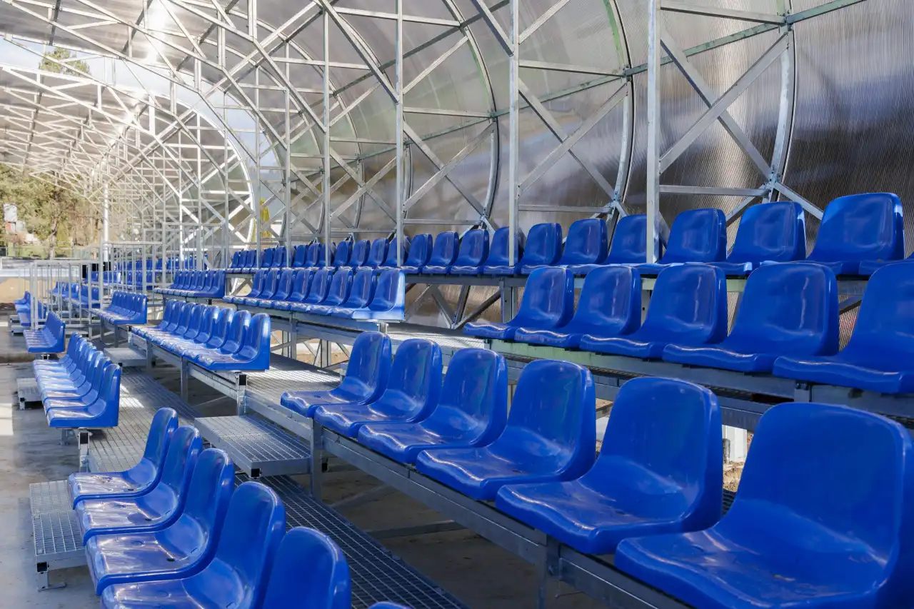 Nowe oblicze stadionu w Korzennej. Sztuczna trawa, oświetlenie i trybuny