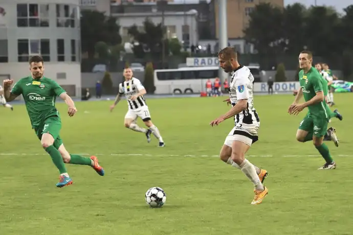 Drużyna Sandecji przegrywa w meczu z Radomiakiem