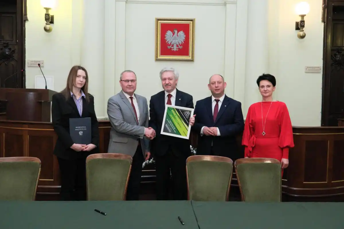 Ponad 800 tys. zł z Rządowego Funduszu Rozwoju Dróg na budowę drogi w Tęgoborzy