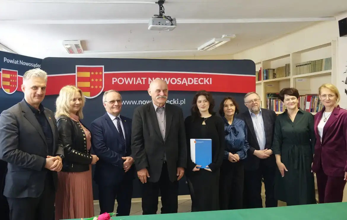 Poetycki triumf w Starym Sączu. Wyniki eliminacji powiatowych 70. Ogólnopolskiego Konkursu Recytatorskiego