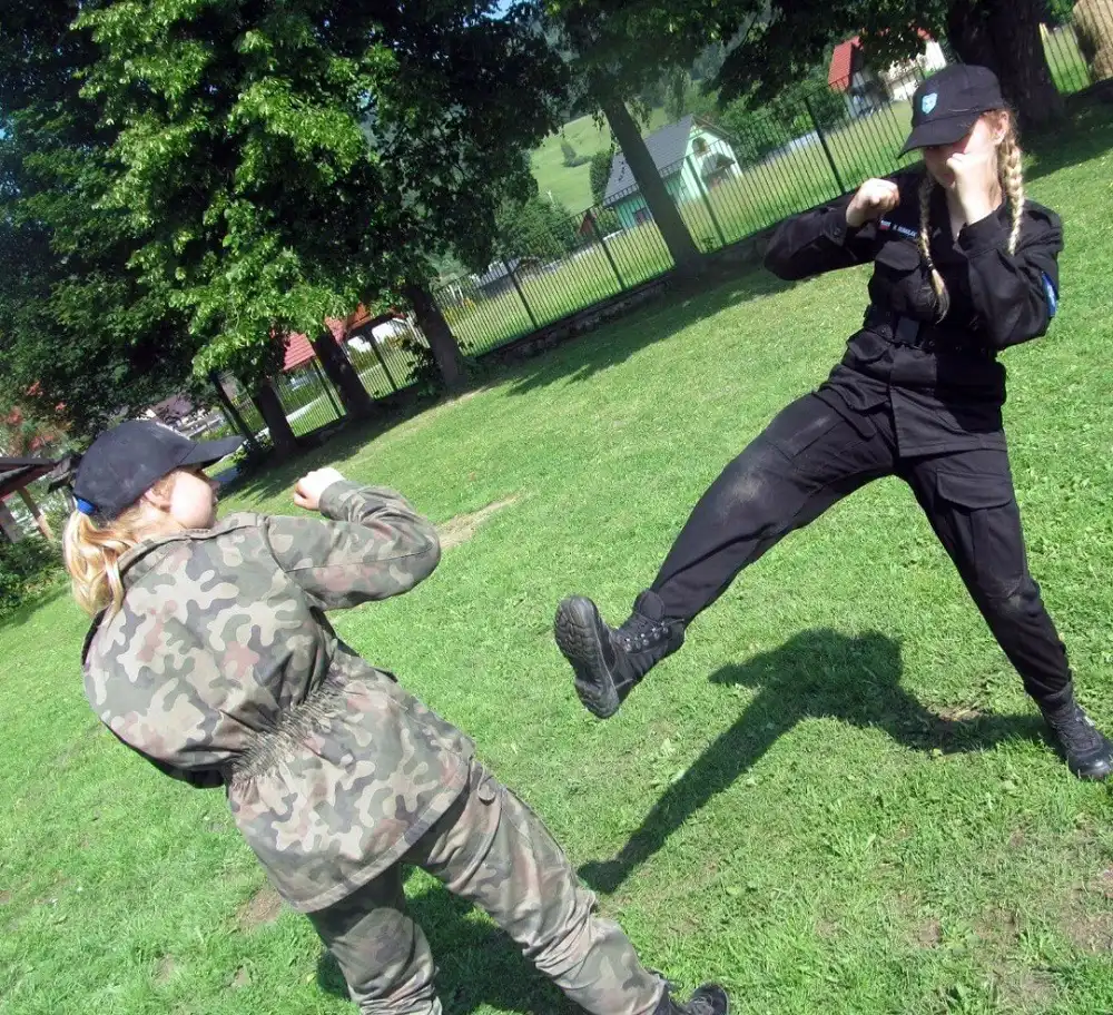 W klasie mundurowej ZS w Marcinkowicach młodzież uczy się skutecznej obrony przed agresorem