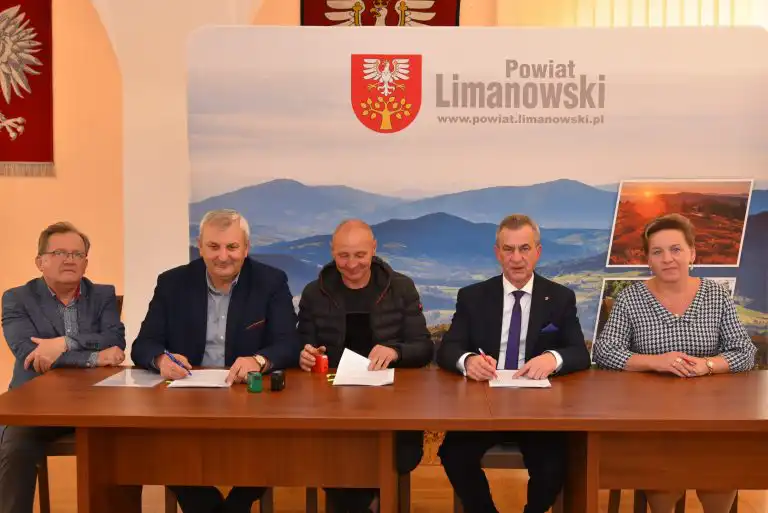 Limanowa: Podpisano umowy na przebudowę trzech przejść dla pieszych