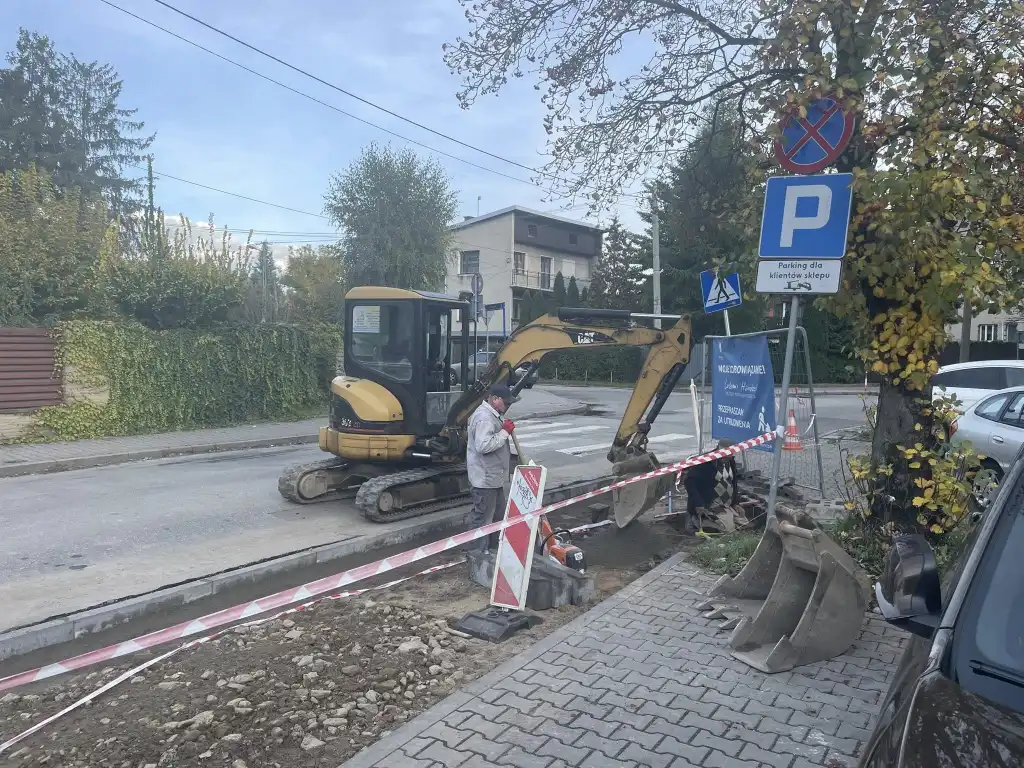 Nowy Sącz: Ruszył remont zatoki postojowej przy ul. Kraszewskiego