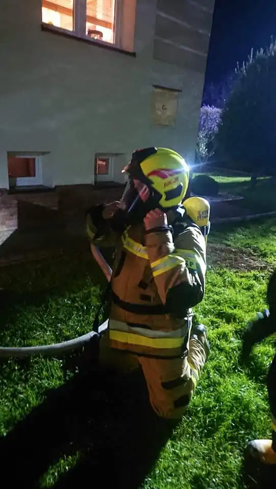 Lipinki: Na poddaszu budynku gospodarczego wybuchł pożar