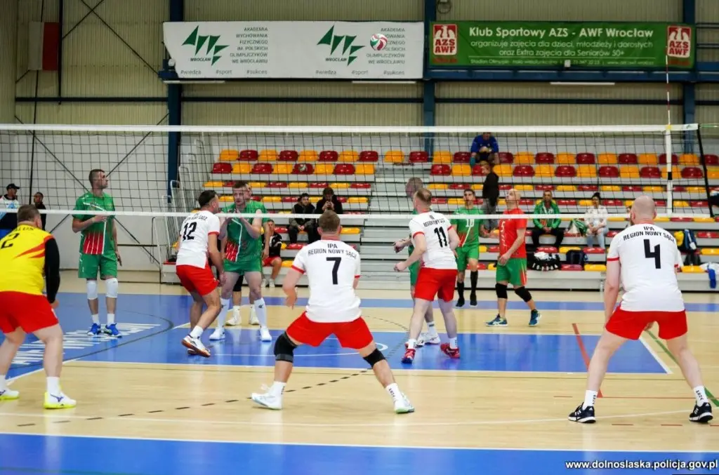 Sądeccy policjanci z medalami podczas IPA Games Wrocław 2026