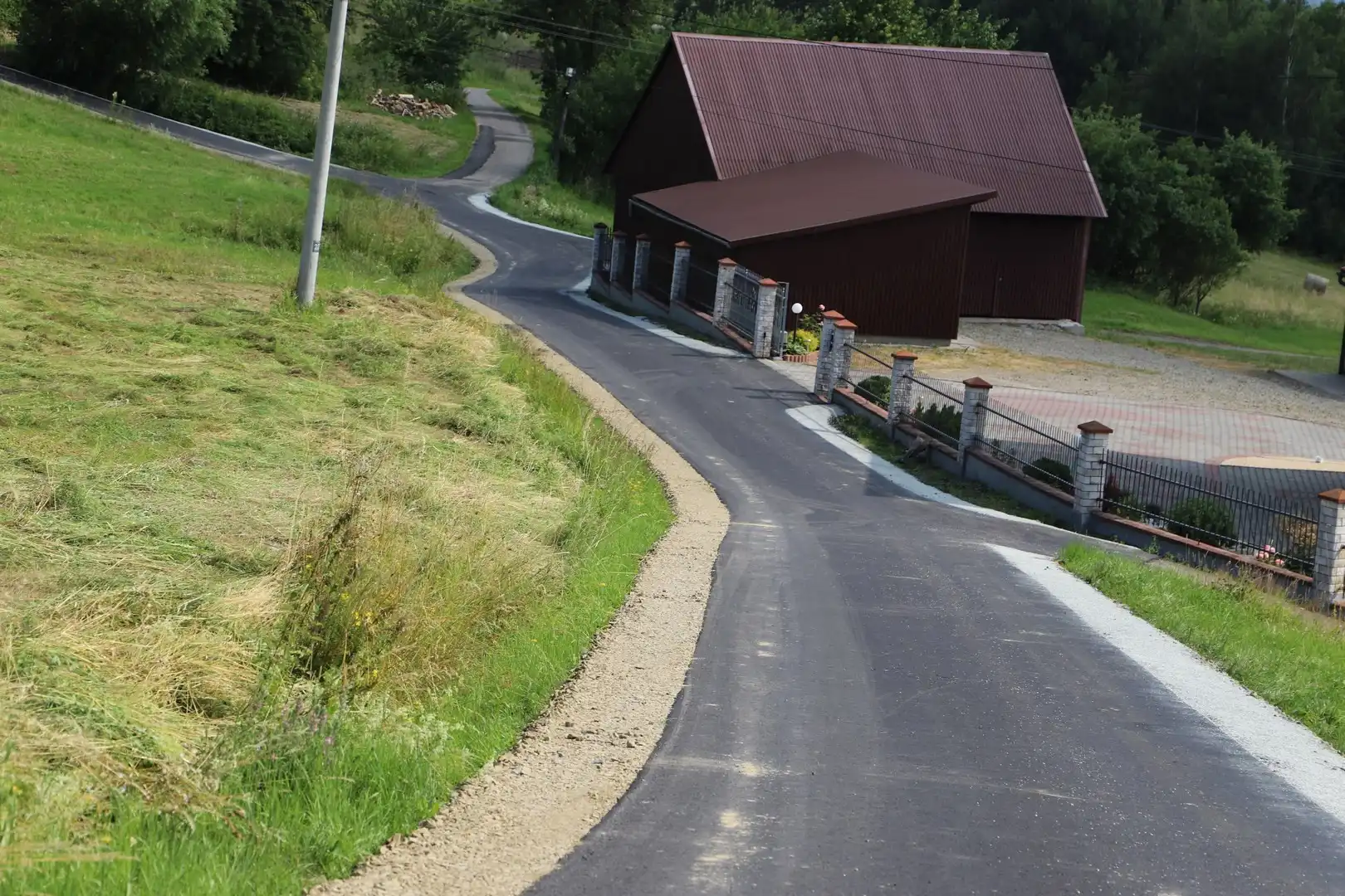 Zakończyły się prace modernizacyjne na kilku odcinkach dróg wewnętrznych na terenie gminy Limanowa