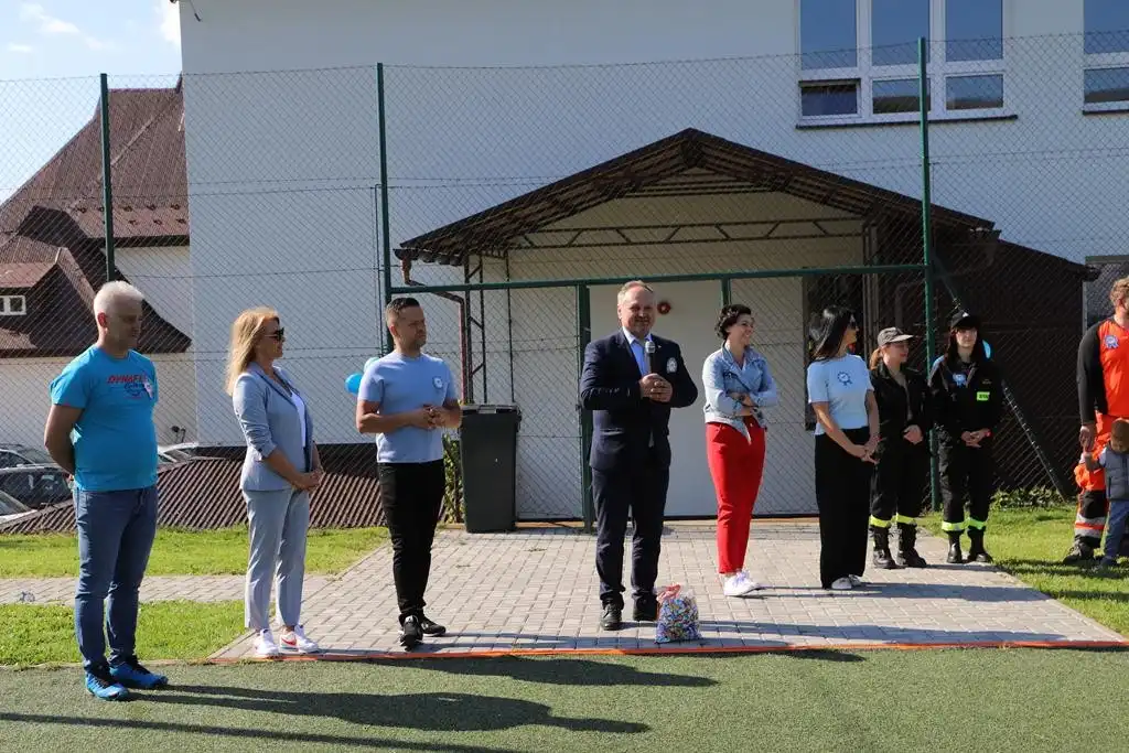 Szkoła Podstawowa w Pisarzowej zorganizowała pierwsze Niebieskie Igrzyska