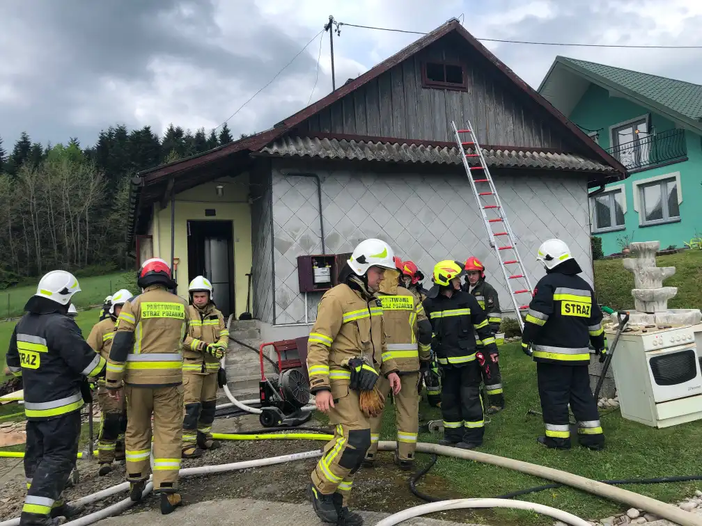 Tragiczny pożar domu w Ptaszkowej. Nie żyje 87-letnia kobieta