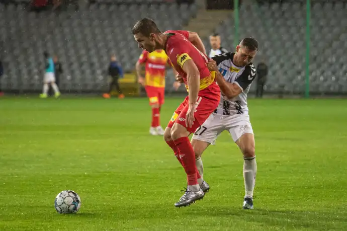 Sandecja pokonuje lidera rozgrywek Fortuna I ligi Koronę Kielce i awansuje na trzecią lokatę w tabeli