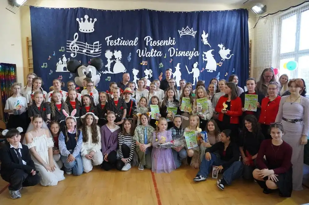 Pierwsza edycja festiwalu Disney’a w ZSP nr 8 w Nowym Sączu. Młodzi artyści zachwycili