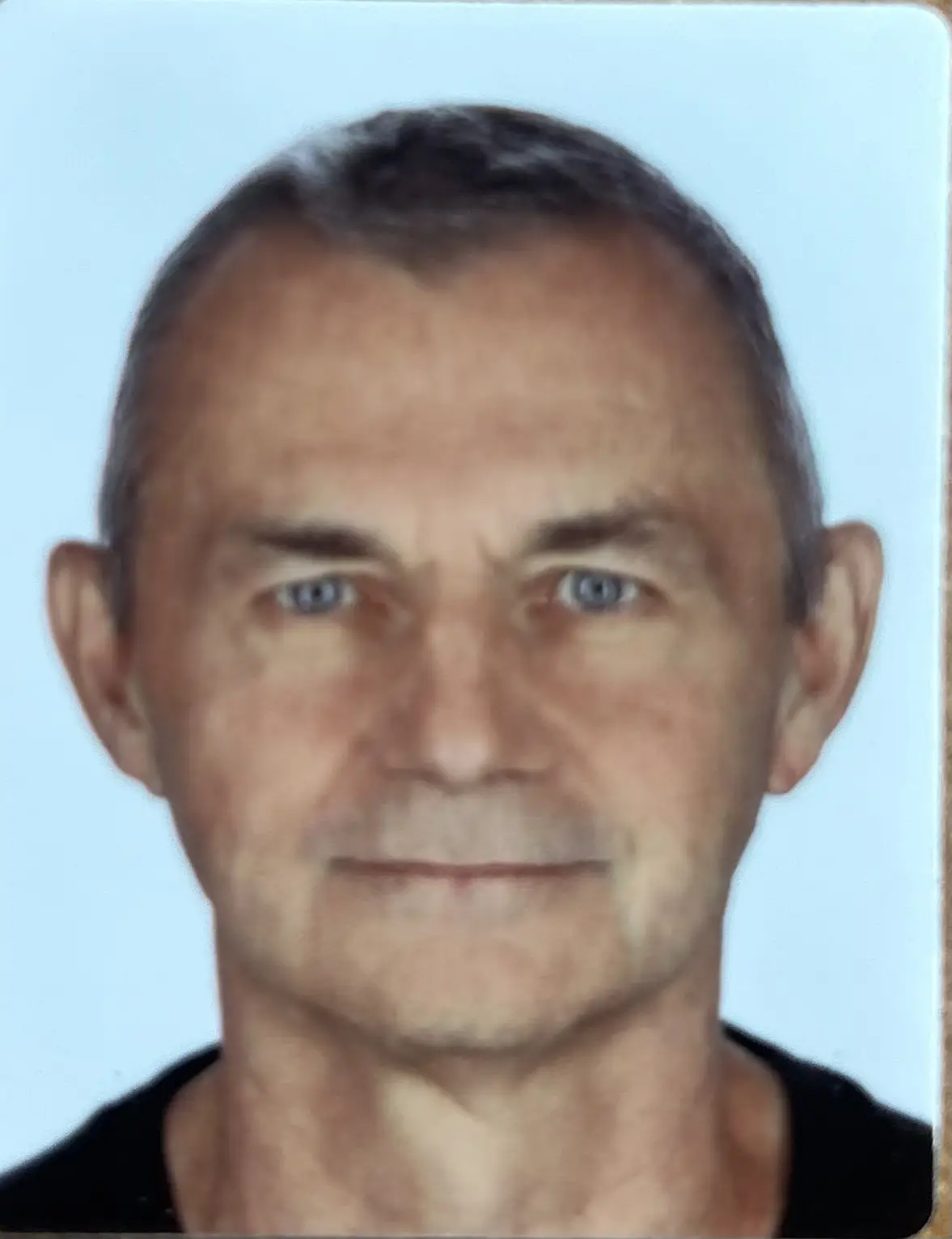 Zaginął 60-latek z Ropy. Gorlicka policja prosi o pomoc