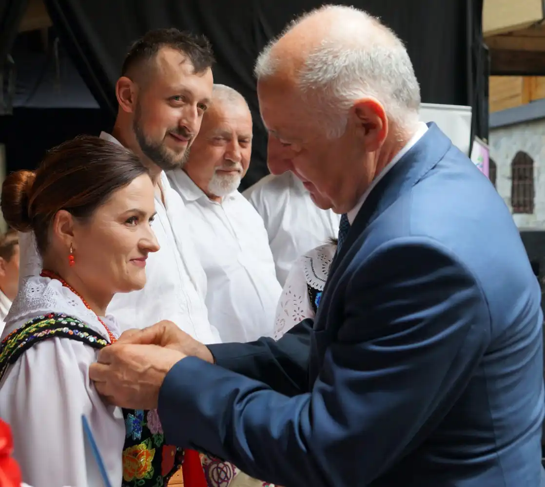 Muzycy Orkiestry Dętej z Łącka uhonorowani przez starostę nowosądeckiego