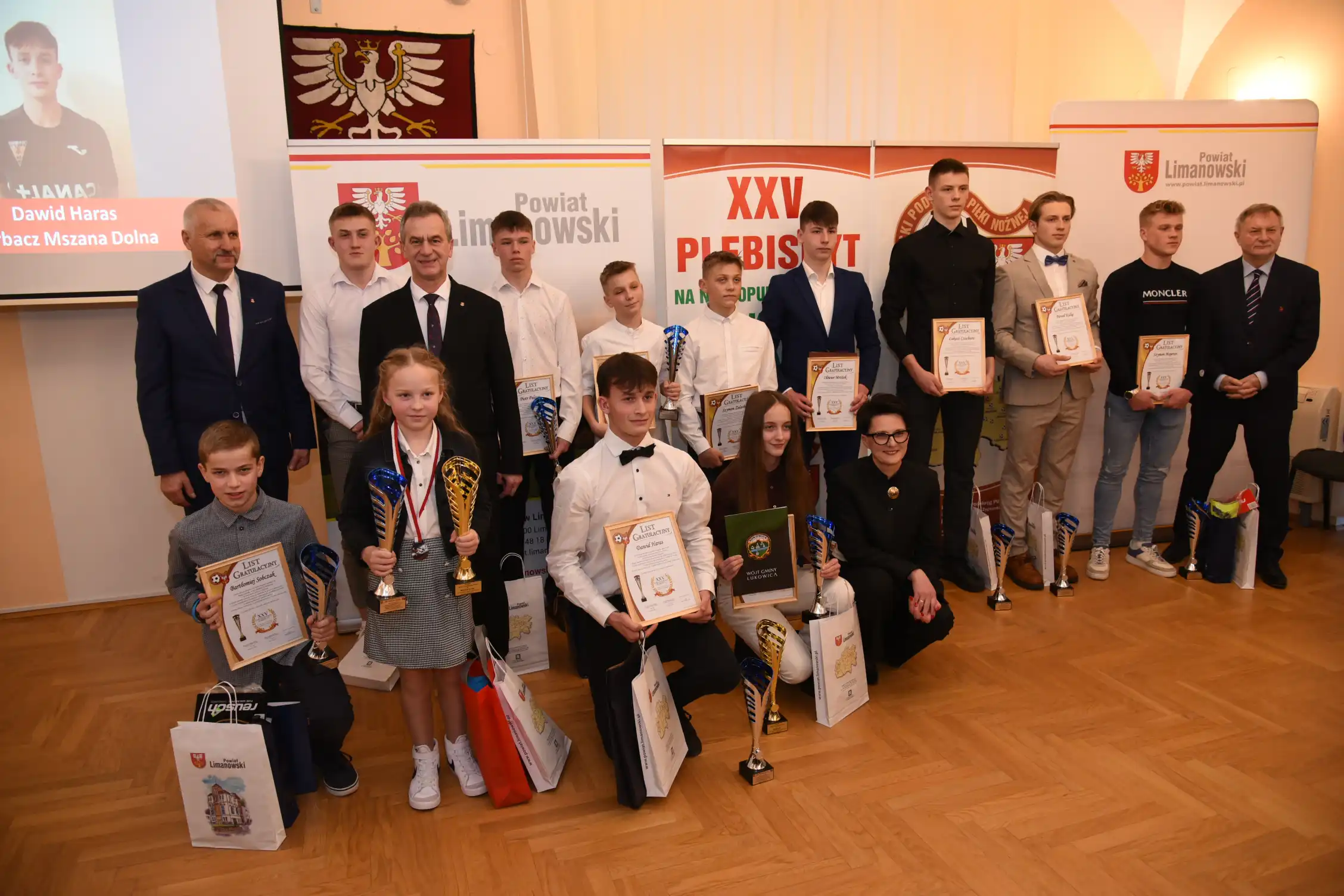 Rozstrzygnięto Plebiscyt na Najpopularniejszego Trenera i Piłkarza Ziemi Limanowskiej 2022 roku