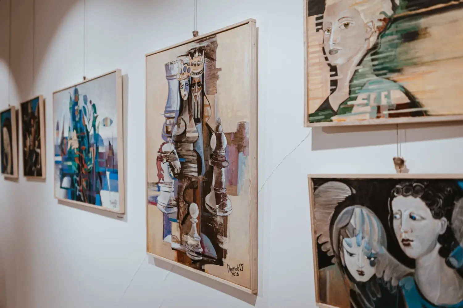 „Oni” opanowali galerię w Limanowej. Siedmiu twórców na jednej wystawie