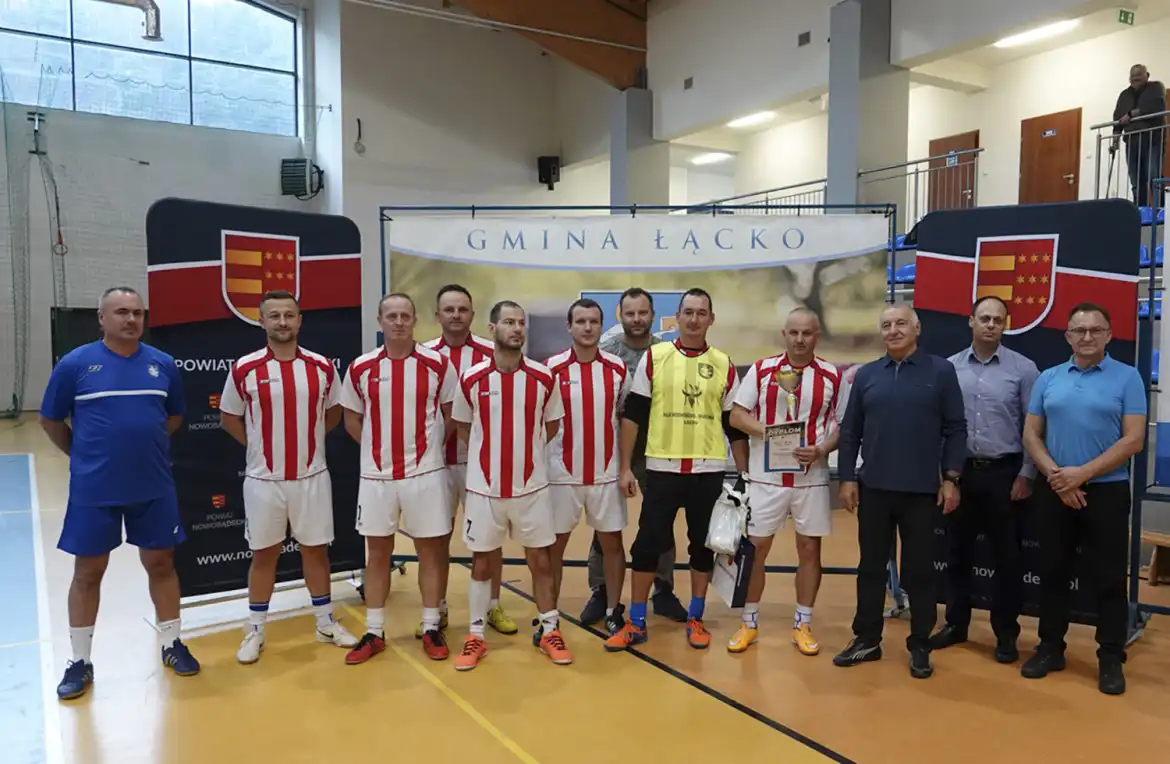 W Łącku rozegrano Powiatowy Halowy Turniej Piłki Nożnej Pracowników Samorządowych i Służb Mundurowych