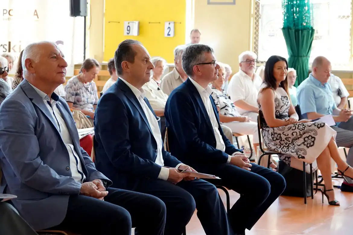 W jaki sposób aktywizować fizycznie osoby starsze? Dyskusja w SP nr 2 w Starym Sączu