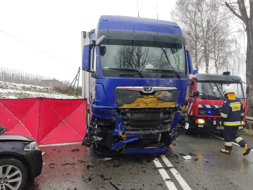 Śmiertelny wypadek na DK75. Nie żyje młody mężczyzna