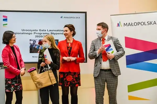 W Nowym Sączu odbyła się uroczysta gala dla stypendystów Regionalnego Programu Stypendialnego