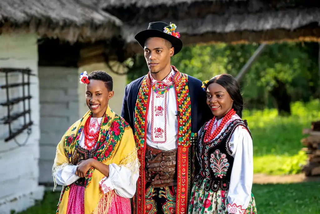 Kandydaci Miss Supranational 2021 w Sądeckim Parku Etnograficznym