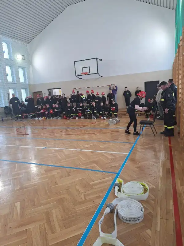 Młodzi strażacy na start! Gminne Halowe Zawody Sportowo-Pożarnicze w Łabowej