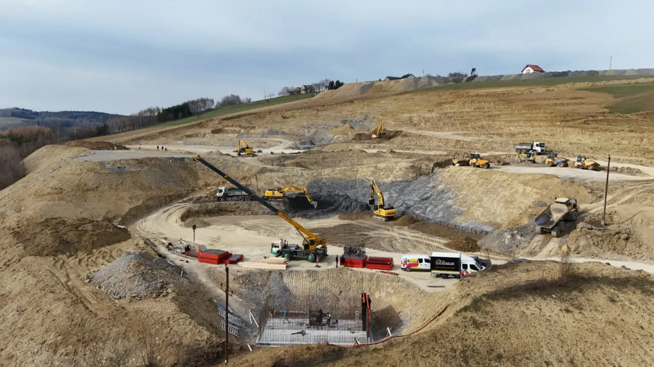 Wojnarowa z nowoczesnym stadionem. Prace idą pełną parą