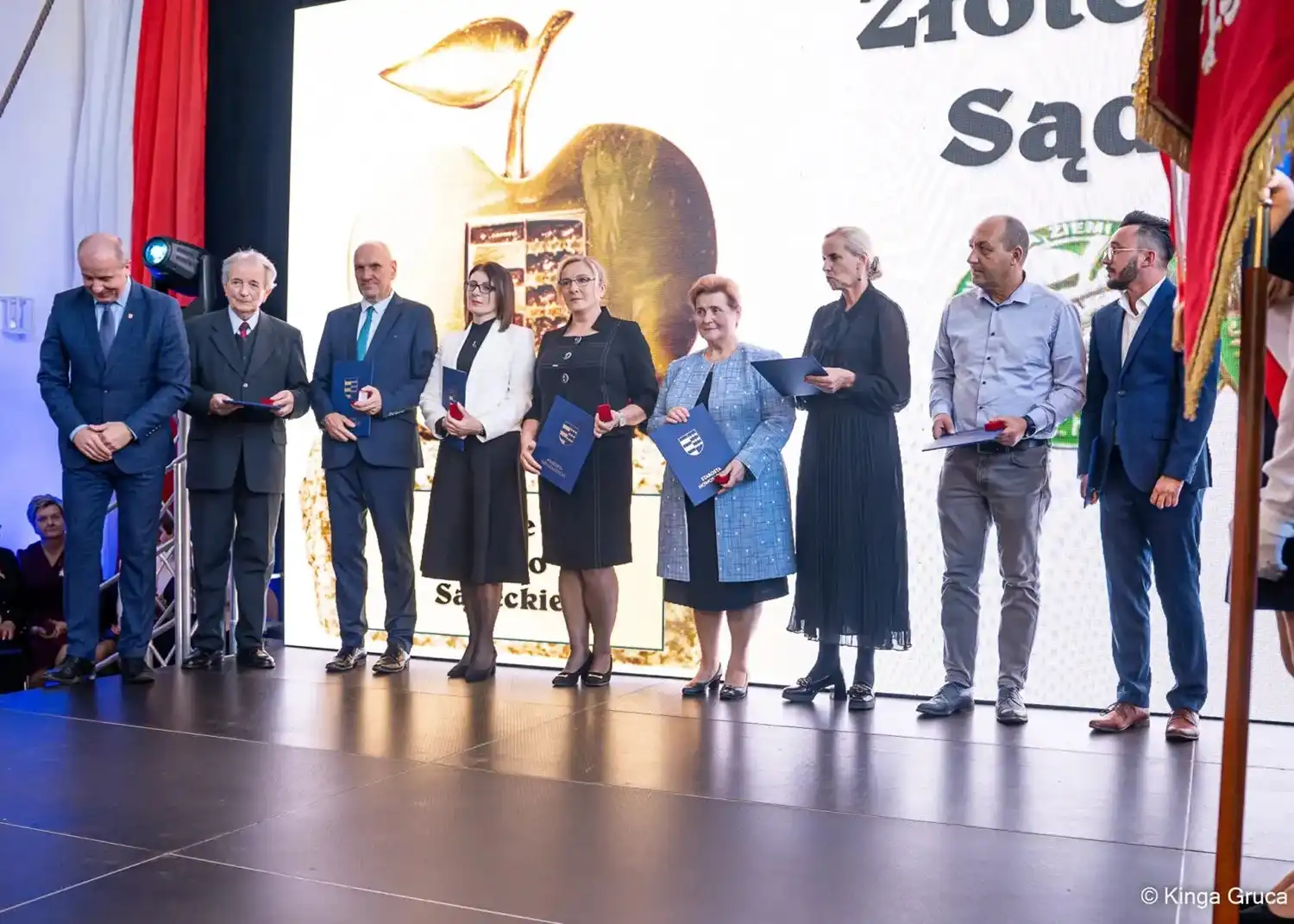 Nowoczesna szkoła i złote jabłka w Grybowie. Wielkie otwarcie SP nr 2