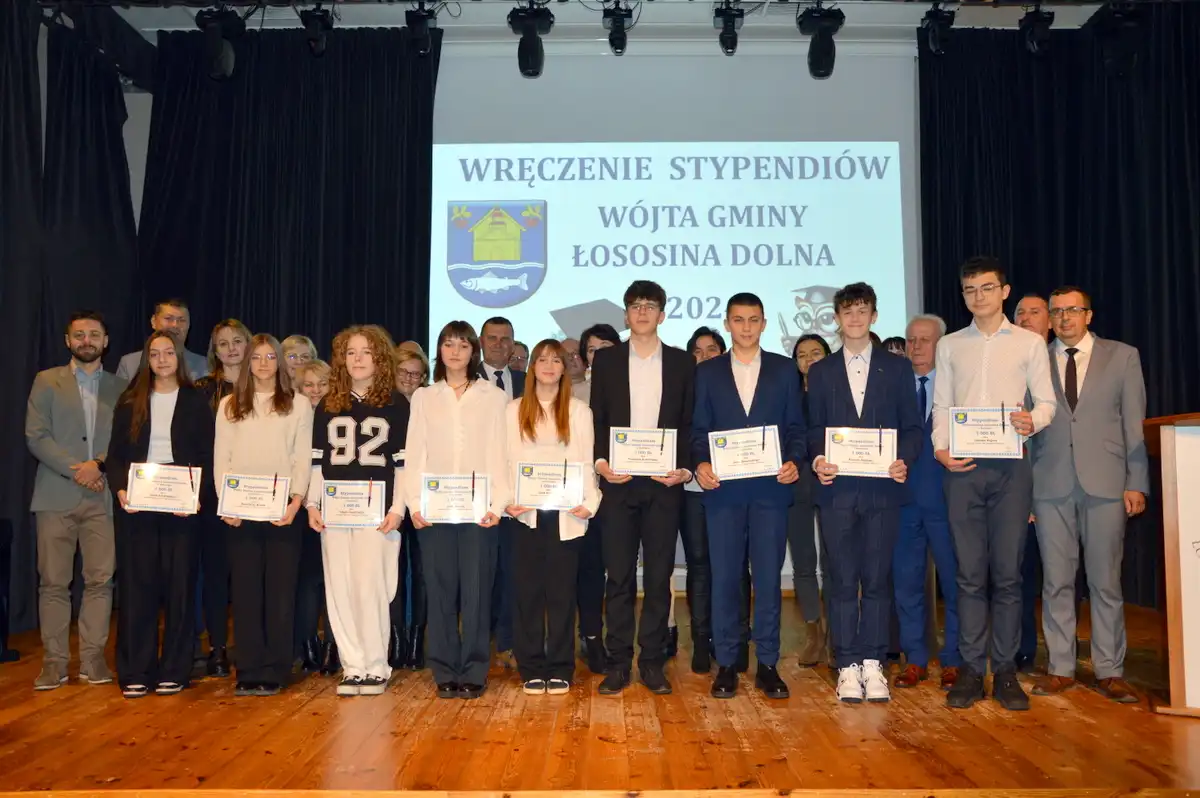 Wyróżnienie za wyjątkowe osiągnięcia. Stypendia Wójta Gminy Łososina Dolna wręczone