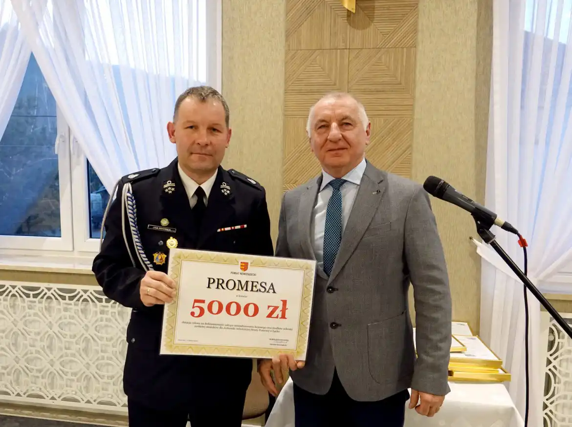 Strażacy ochotnicy z Łącka z promesą na zakup sprzętu