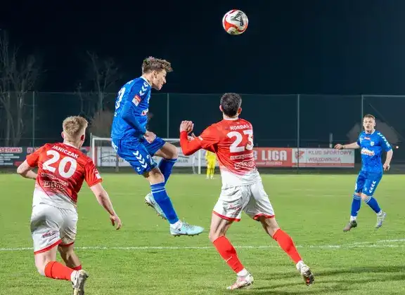 Blisko zwycięstwa, ale tylko remis. Sączersi dzielą się punktami