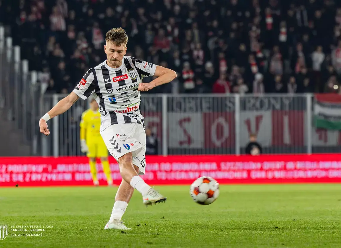 Sześć goli i kolejny rok w Nowym Sączu. Adam Brenkus zostaje w Sandecji