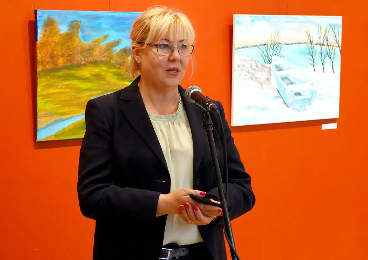 W Galerii Sztuki MCK Sokół odbył się wernisaż prac uczestników Powiatowego Ośrodka Wsparcia w Muszynie