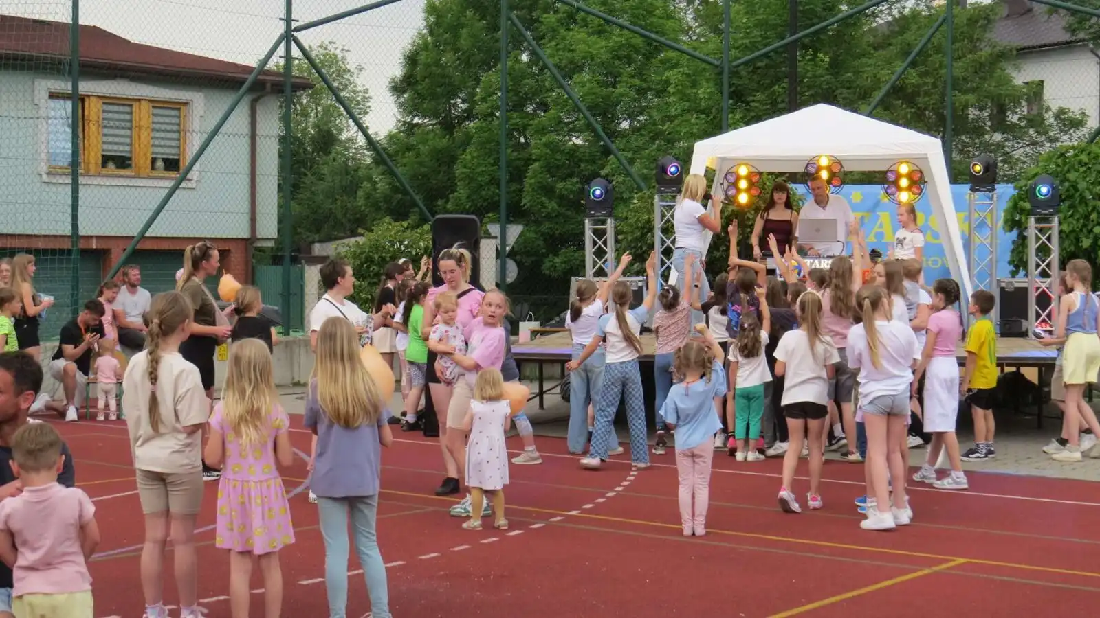 Rodzinne świętowanie w ZSP Nr 1. Radość, sport i wspólna zabawa
