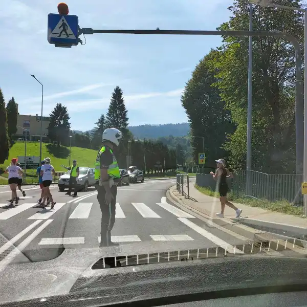 Policjanci z Nowego Sącza i okolicznych miejscowości dbali o bezpieczeństwo i porządek podczas 14. Festiwalu Biegowego