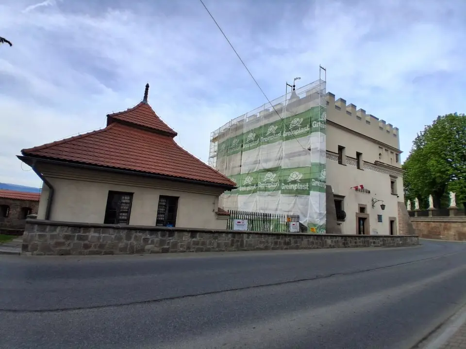 Rusza kolejny etap remontu Domu z Basztą w Bieczu. Prace obejmą zabytkową fasadę